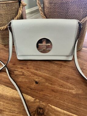 Kate ♠️ Spade Newberry Lane Sally Crossbody with Gold Turnlock Accent